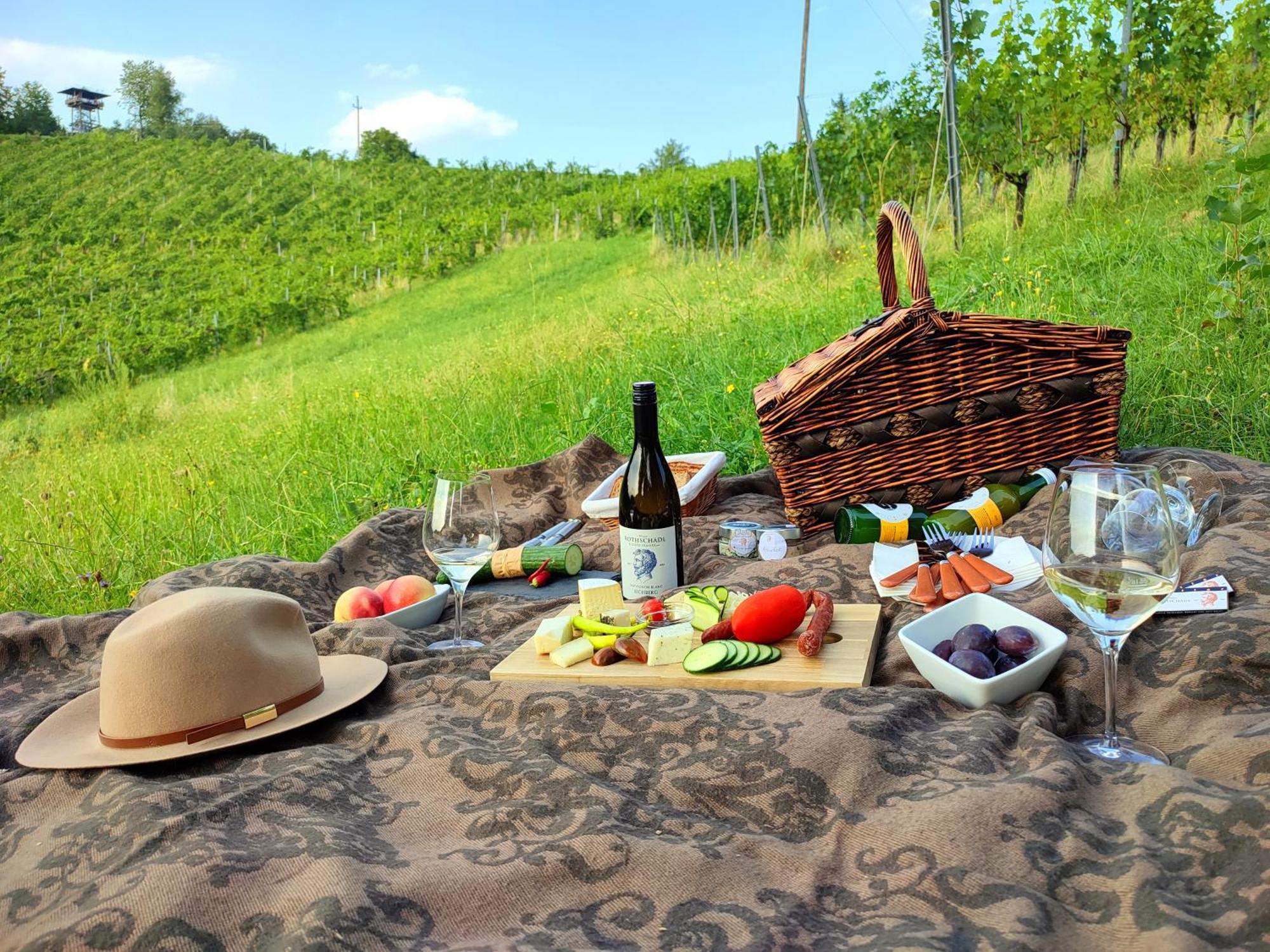 Weingut Winzerzimmer Rothschaedl Leutschach Ngoại thất bức ảnh